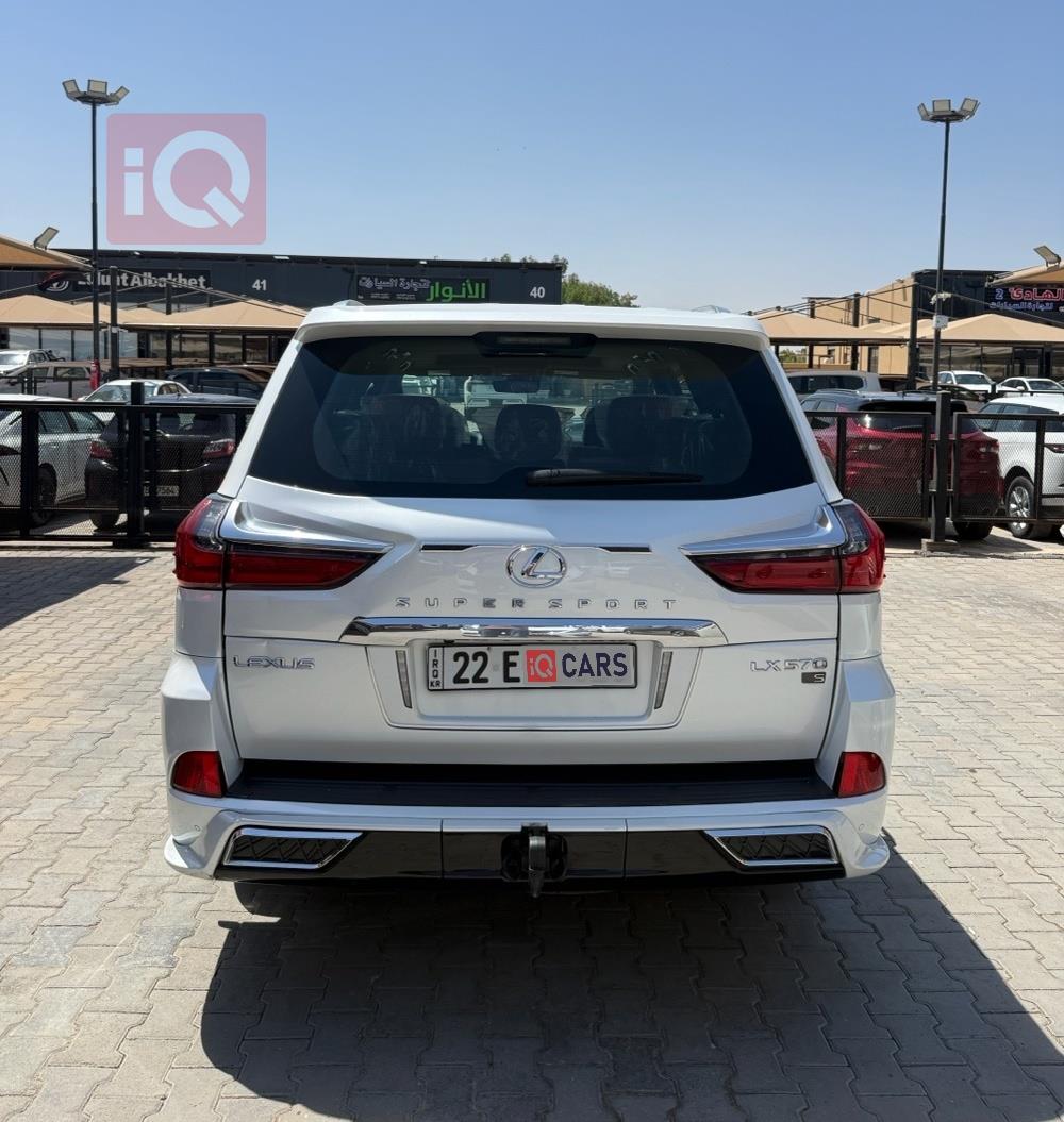 Lexus LX